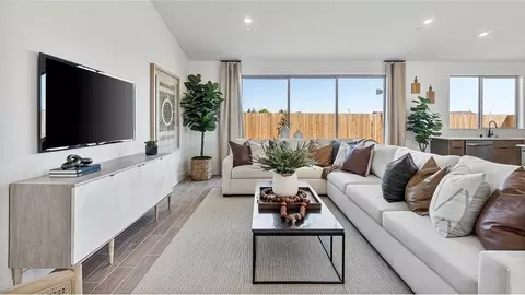 Living - 3800 Wagon Way, Shafter, CA 93263 photo 2 of 2