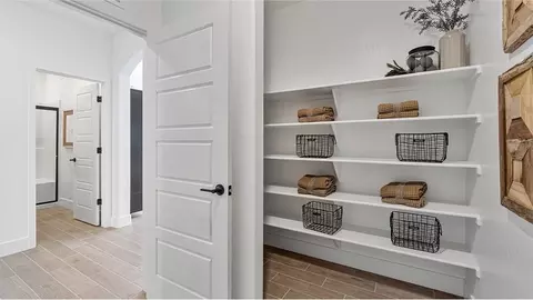 Entry Way - 3800 Wagon Way, Shafter, CA 93263 photo 3 of 4