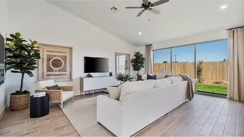 Living - 3800 Wagon Way, Shafter, CA 93263 photo 1 of 2