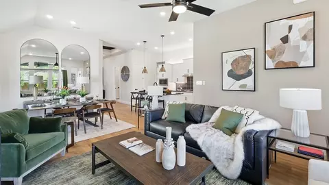 Living - 200 N Eagle Point Rd, Van Alstyne, TX 75495 photo 1 of 2