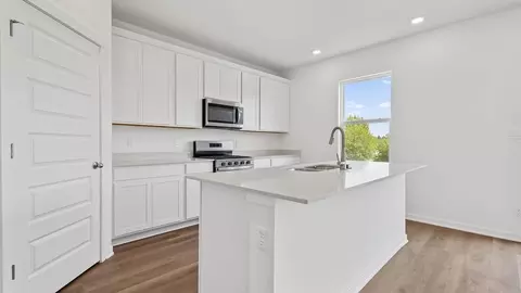 Kitchen - 149 Sky View Ln, Beecher, IL 60401 photo 3 of 7