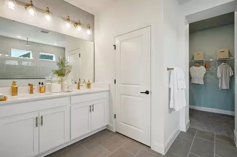 Bath - 5849 Native Oak St, Mount Dora, FL 32757 photo 1 of 1