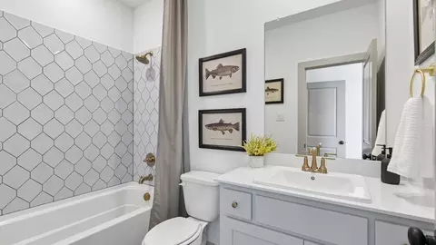 Bath - 2404 Aurora Ave, Celina, TX 75009 photo 9 of 11