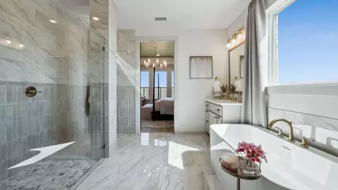 Bath - 2404 Aurora Ave, Celina, TX 75009 photo 2 of 11