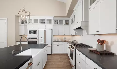 Kitchen - 1182 Olive Hill Rd, Paso Robles, CA 93446 photo 2 of 3