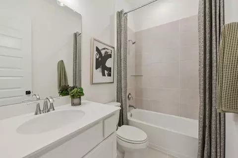 Bath - 2012 Grey Birch Pl, Aledo, TX 76008 photo 4 of 5