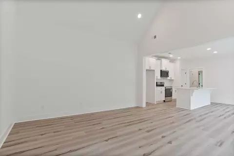 Living - 1004 Crossing Ct E, Valley, AL 36854 photo 1 of 3