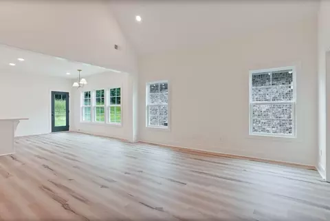 Living - 1004 Crossing Ct E, Valley, AL 36854 photo 2 of 3