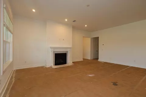 Living - 10 Knotty Pine Dr, Bluffton, SC 29909 photo 2 of 4