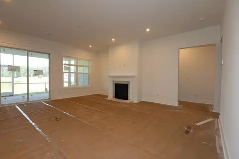 Living - 10 Knotty Pine Dr, Bluffton, SC 29909 photo 1 of 4