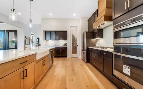 Kitchen - 8502 Trident Point Dr, Cypress, TX 77433 photo 7 of 10