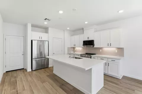 Kitchen - 1013 Ginkgo Cir, Davis, CA 95618 photo 1 of 3