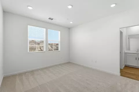 Bedroom - 1013 Ginkgo Cir, Davis, CA 95618 photo 1 of 4