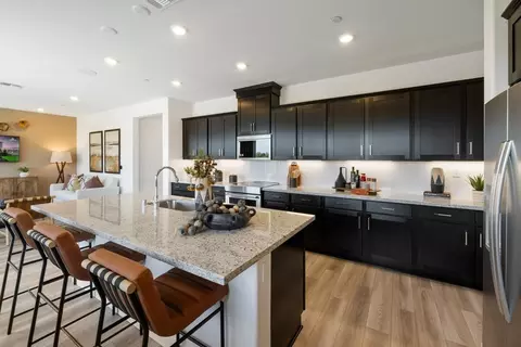 Kitchen - 379 Astilbe St, Discovery Bay, CA 94505 photo 5 of 6