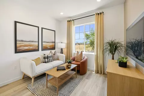 Living - 379 Astilbe St, Discovery Bay, CA 94505 photo 5 of 5