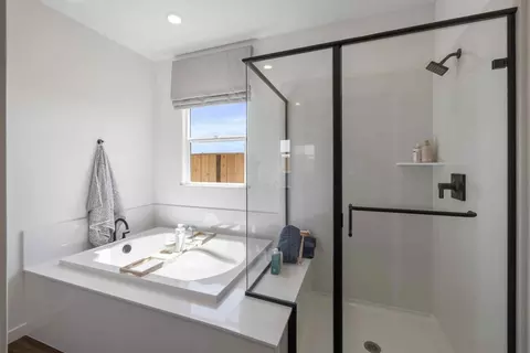 Bath - 379 Astilbe St, Discovery Bay, CA 94505 photo 2 of 3