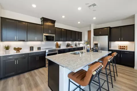 Kitchen - 379 Astilbe St, Discovery Bay, CA 94505 photo 6 of 6