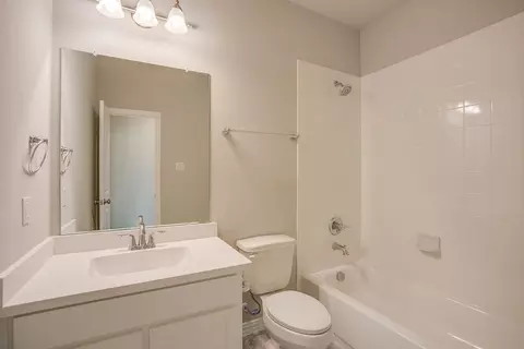 Bath - 11436 Wulstone Rd, Haslet, TX 76052 photo 4 of 10