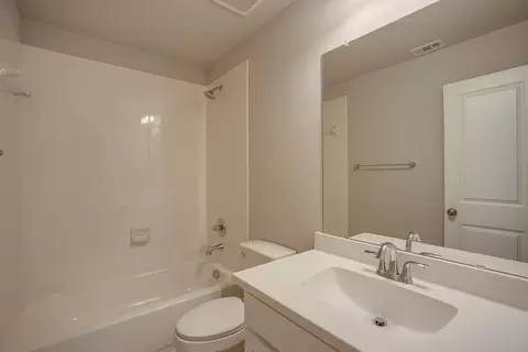 Bath - 11436 Wulstone Rd, Haslet, TX 76052 photo 5 of 10