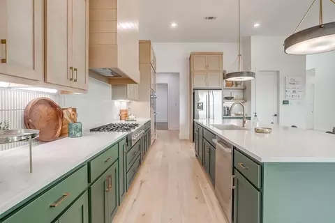 Kitchen - 101 Lantern Ridge Dr, Aledo, TX 76008 photo 10 of 11