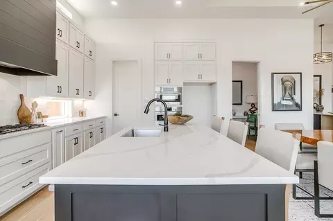 Kitchen - 101 Lantern Ridge Dr, Aledo, TX 76008 photo 4 of 11
