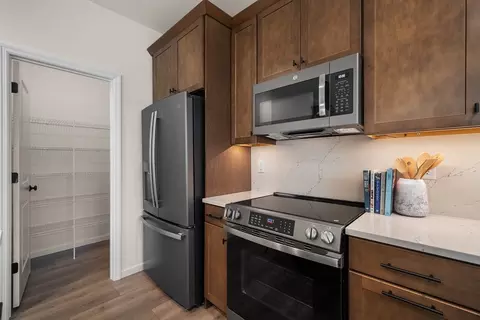 Kitchen - 6735 Raymond Ave, Pagedale, MO 63133 photo 5 of 18