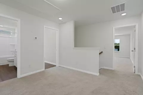 Entry Way - 104 Pointer Trl, Troutman, NC 28166 photo 4 of 6