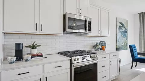 Kitchen - 20151 68th Pl, Corcoran, MN 55340 photo 4 of 8