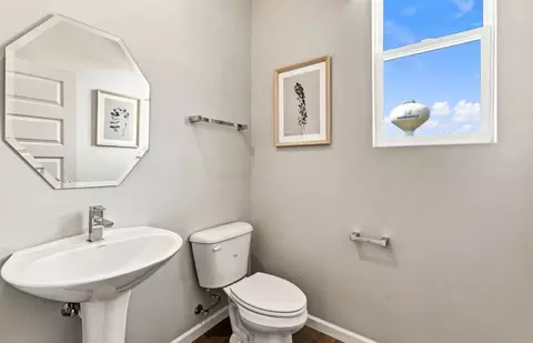 Bath - 1702 Espacio Dr, Naperville, IL 60563 photo 4 of 4