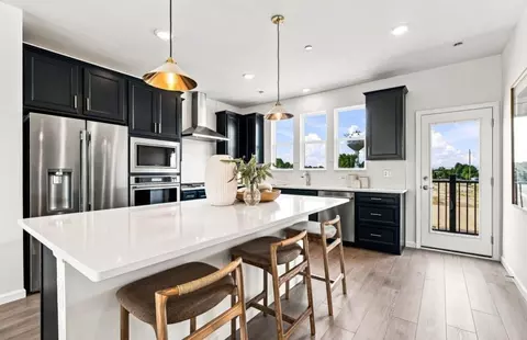 Kitchen - 1702 Espacio Dr, Naperville, IL 60563 photo 6 of 7