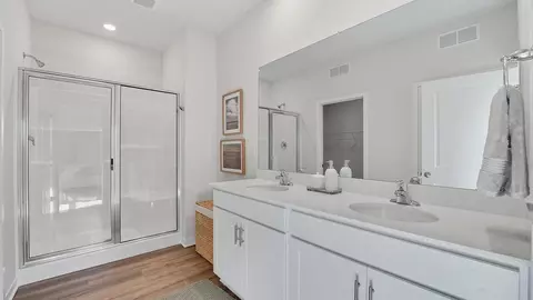 Bath - Creek View Lane, Raymore, MO 64083 photo 2 of 5