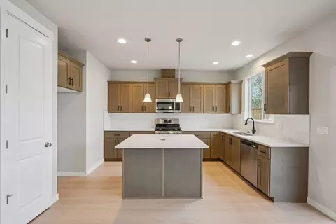2751 NE Claire Rd, Portland, OR 97203