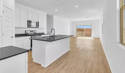 Kitchen - 6211 E Campolina Trl, Tucson, AZ 85756 photo 1 of 13