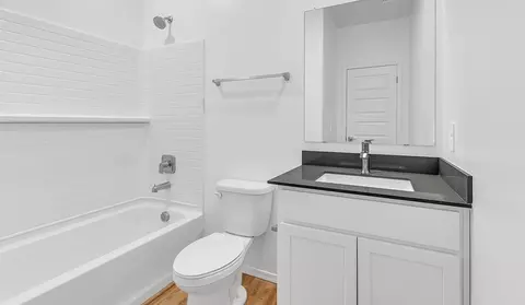 Bath - 6211 E Campolina Trl, Tucson, AZ 85756 photo 6 of 15