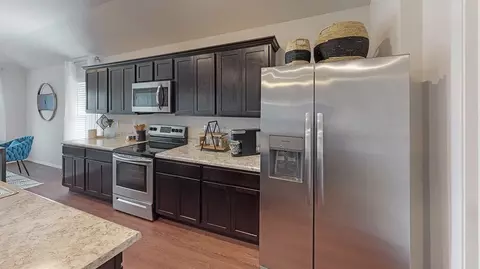 Entry Way - 1068 Raven Walk Dr, Benton, AR 72015 photo 1 of 1