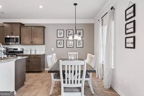 Dining - 106 Antique Bnd, Perry, GA 31069 photo 3 of 10