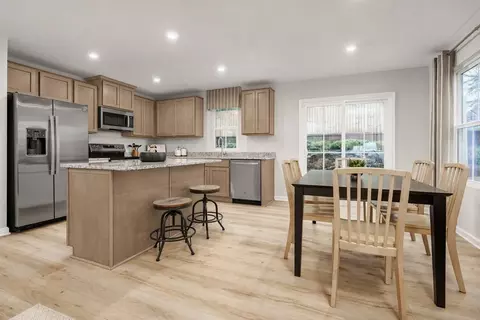 6135 Leonardo Run, Ontario, NY 14519