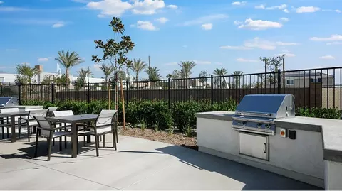 View/Area - 1701 Lightning St, Rialto, CA 92376 photo 2 of 4