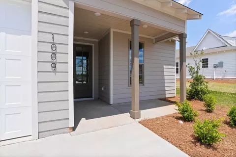 1004 Crossing Ct E, Valley, AL 36854 photo 5