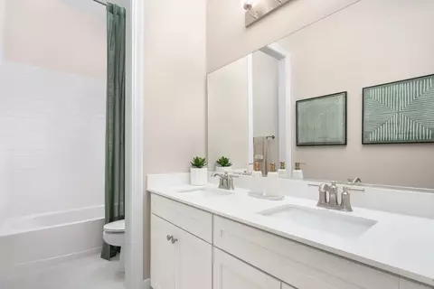 Bath - 6992 Saddleback St, Hesperia, CA 92345 photo 4 of 4