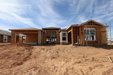 Exterior - 6992 Saddleback St, Hesperia, CA 92345 photo 2 of 7
