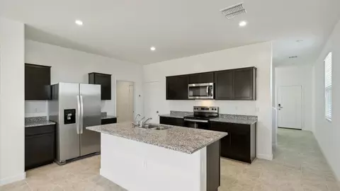 Kitchen - 2676 W Shepperd Ave, Apache Junction, AZ 85120 photo 2 of 11