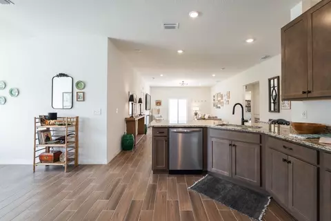 Kitchen - 1012 Bergamot Dr, Bartow, FL 33830 photo 4 of 4