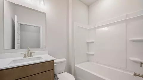 Bath - 1779 Goodwin Dr, Hampton, GA 30228 photo 1 of 2
