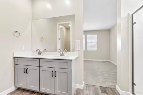 Bath - 23664 N 178th Ln, Surprise, AZ 85387 photo 3 of 12
