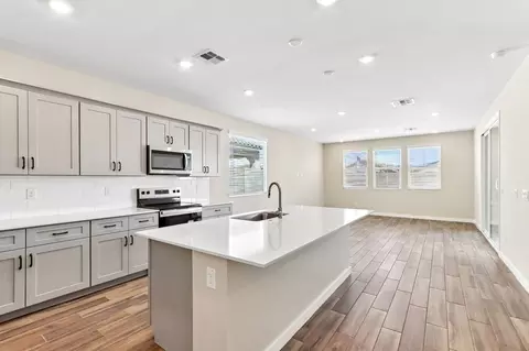 Kitchen - 23664 N 178th Ln, Surprise, AZ 85387 photo 3 of 23