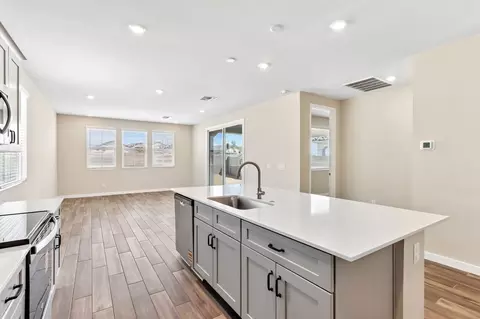 Kitchen - 23664 N 178th Ln, Surprise, AZ 85387 photo 4 of 23