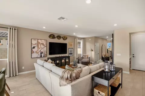 Living - 23664 N 178th Ln, Surprise, AZ 85387 photo 10 of 10