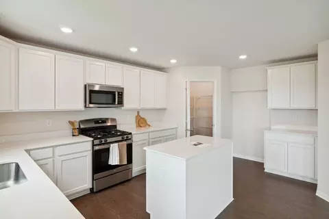 Kitchen - 4033 Heritage Square Dr, Howell, MI 48843 photo 1 of 5