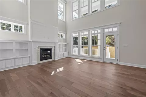 Living - 2245 Wake Forest St, Virginia Beach, VA 23451 photo 2 of 9